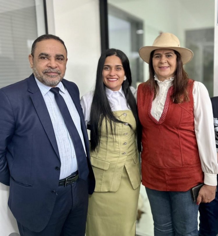 Coluna Chique - Por Mário Debique