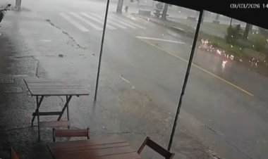 Raio atinge bairro Jadir Marinho e assusta moradores em Itaúna