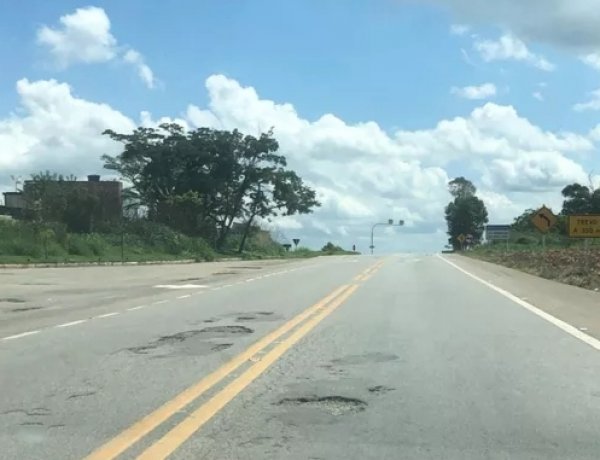 Acidente fatal na BR-494 deixa um morto e um ferido em Divinópolis