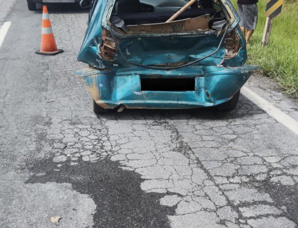 Engavetamento na MG-050 deixa duas pessoas feridas em Pedra do Indaiá