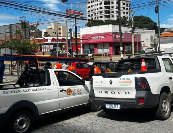 MODERNIZAÇÃO - Prefeitura anuncia troca de sistema de semáforos