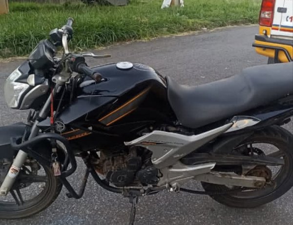 Ambulância atinge motociclista na MG-050, em Itaúna