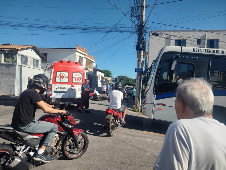 Motociclista quebra a perna após acidente na Rua Santana nesta sexta-feira