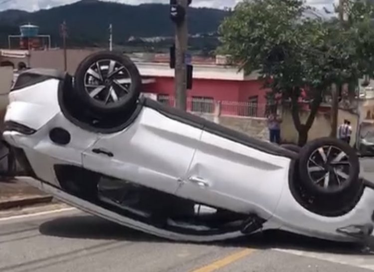 Capotamento é registrado no bairro das Graças nesta quarta (11)
