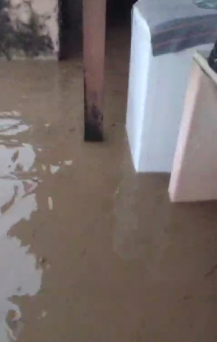 Cenário de destruição após chuvas no bairro Irmãos Auler