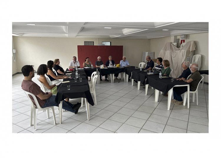 LITERATURA - Colaborador da FOLHA apresenta livro na AILE