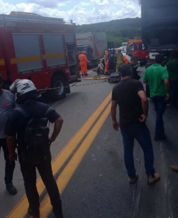 Acidente mobiliza equipes de resgate na MG-050 nesta terça-feira