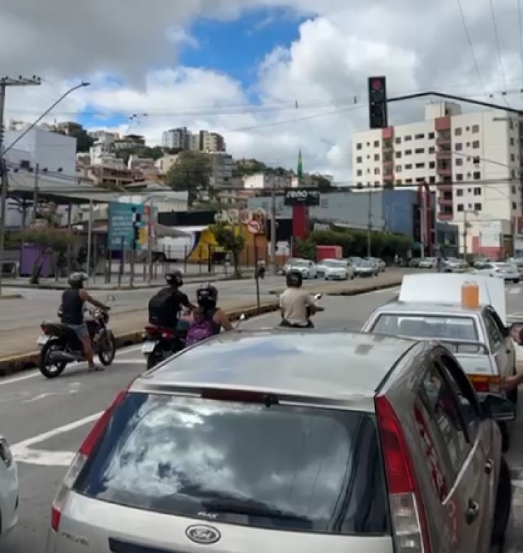 Motoristas reclamam de sinalização confusa e trânsito na cidade