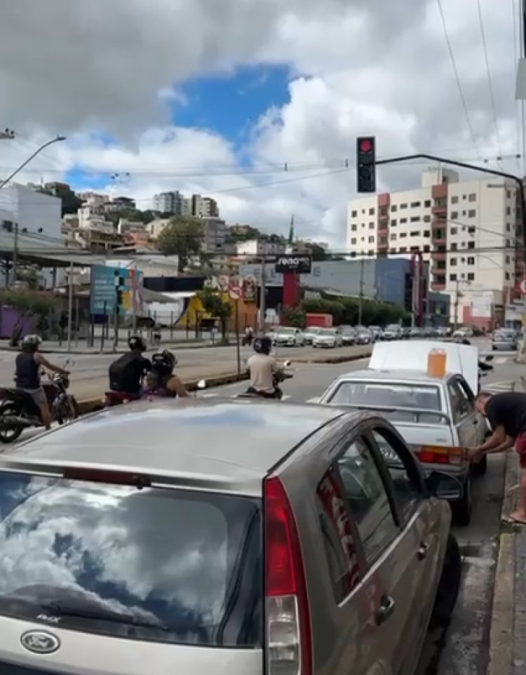 Motoristas reclamam de sinalização confusa e trânsito na cidade