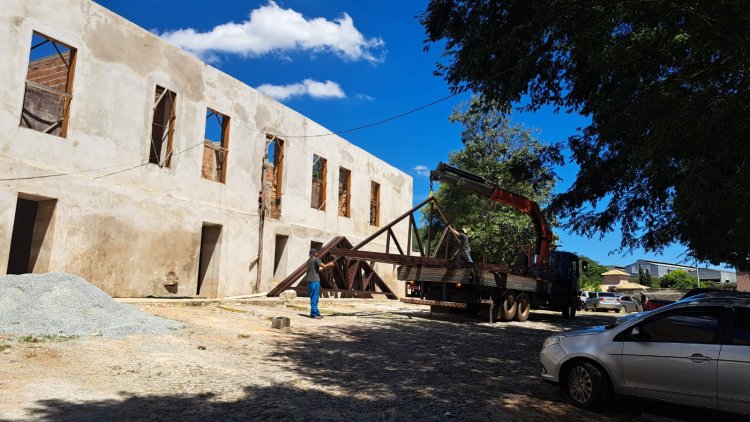 SAÚDE - Obras no antigo Hospital Manoel Gonçalves avançam