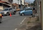 Acidente entre carro de passeio e viatura mobiliza o bairro Piedade nesta quinta-feira