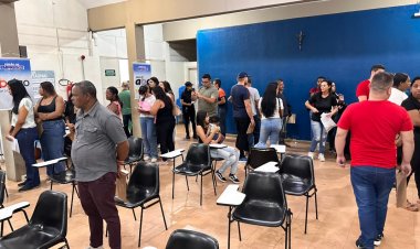 EMPREGOS - Feirão do Sine reuniu mais de 2 mil candidatos