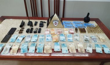 TRÁFICO II - Muita munição, dinheiro e drogas apreendidas