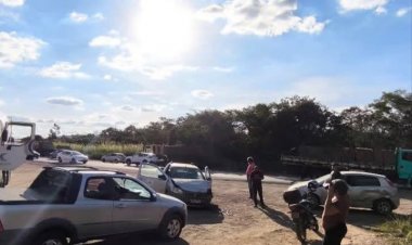 Colisão sem feridos causa lentidão na MG-050, em Itaúna