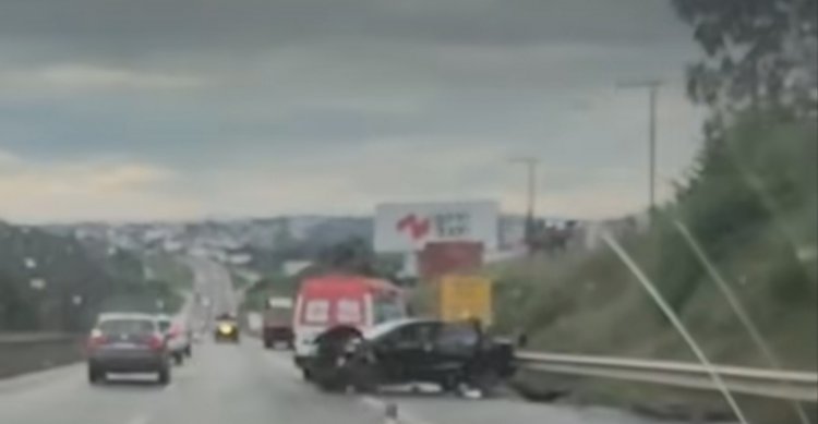 Colisão  interdita parte da MG-050 em Divinópolis nesta manhã