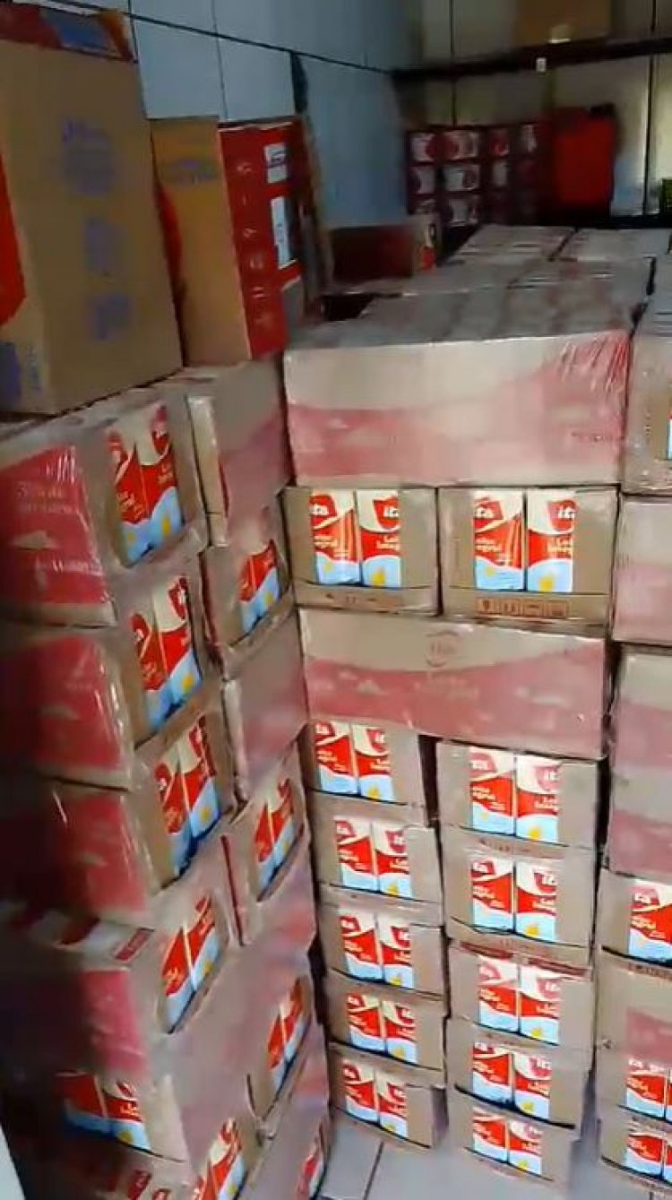 SOLIDARIEDADE - Rotary doa leite ao  Hospital e à AVACCI