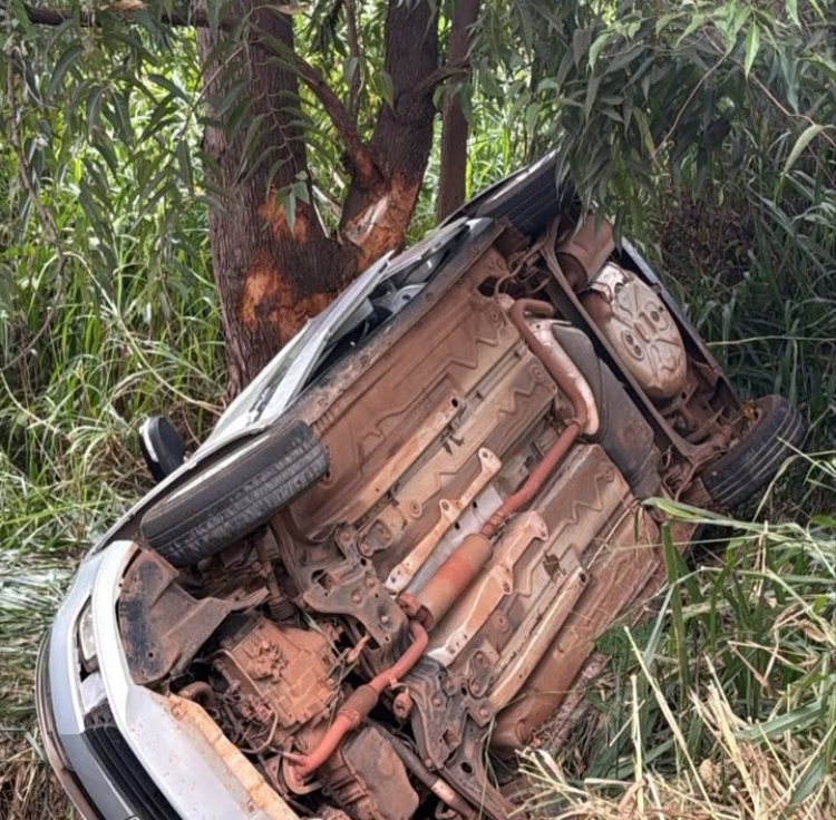 Tentativa de ultrapassagem proibida termina em acidente na MG-431 em Itatiaiuçu