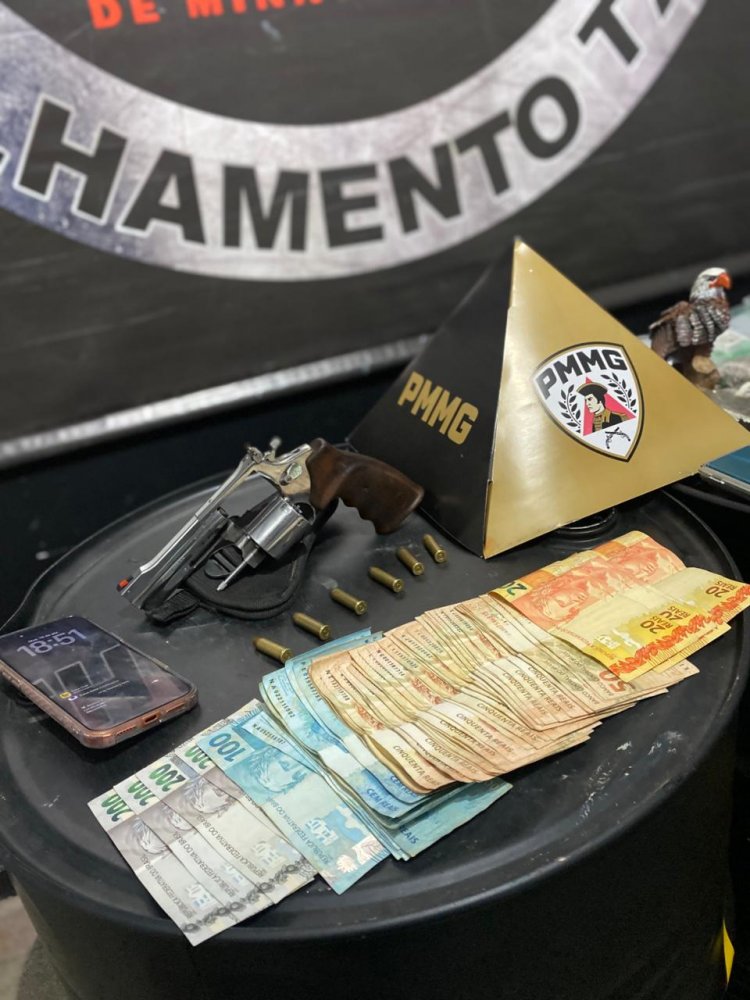 TRÁFICO I - Polícia prende homem e apreende 21 pinos de cocaína