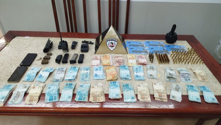 TRÁFICO II - Muita munição, dinheiro e drogas apreendidas