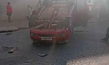 Capotamento na Vila Tavares mobiliza motoristas na tarde desta quarta-feira