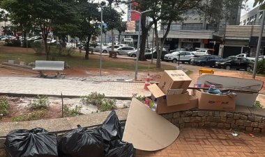 ACOLHIMENTO - Prefeitura realizou abordagem social na Praça da Matriz