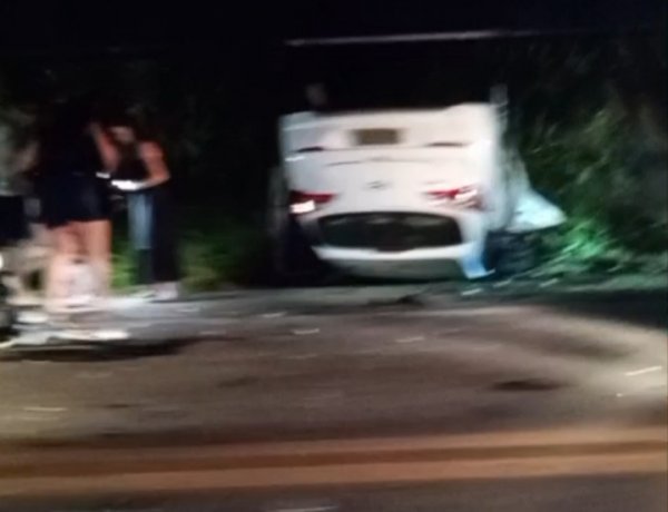 Colisão entre quatro veículos mobiliza equipes de resgate na MG-050