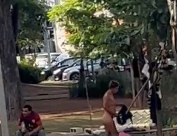 Moradora de rua agride cidadão na Praça