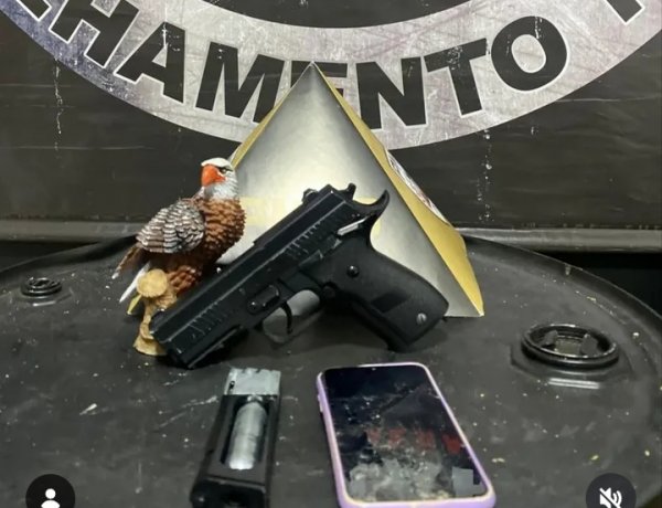 Polícia Militar prende em flagrante dupla que roubou carro de idoso