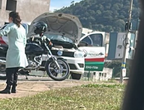 Colisão entre dois veículos na Avenida Jove Soares na manhã desta quarta-feira