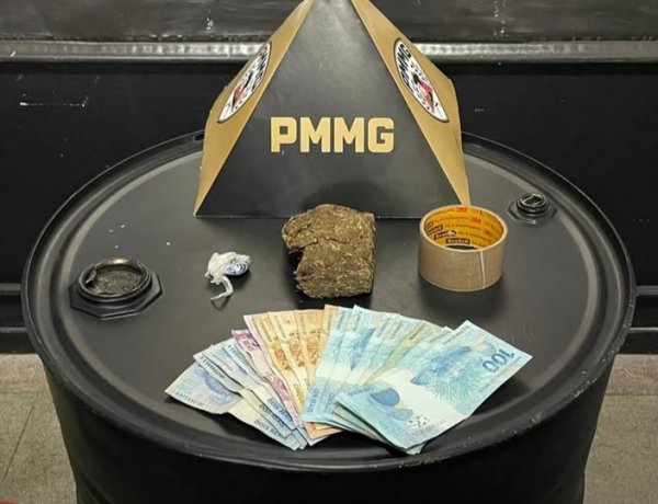 PM apreende drogas e dinheiro após denúncia anônima em Itaúna