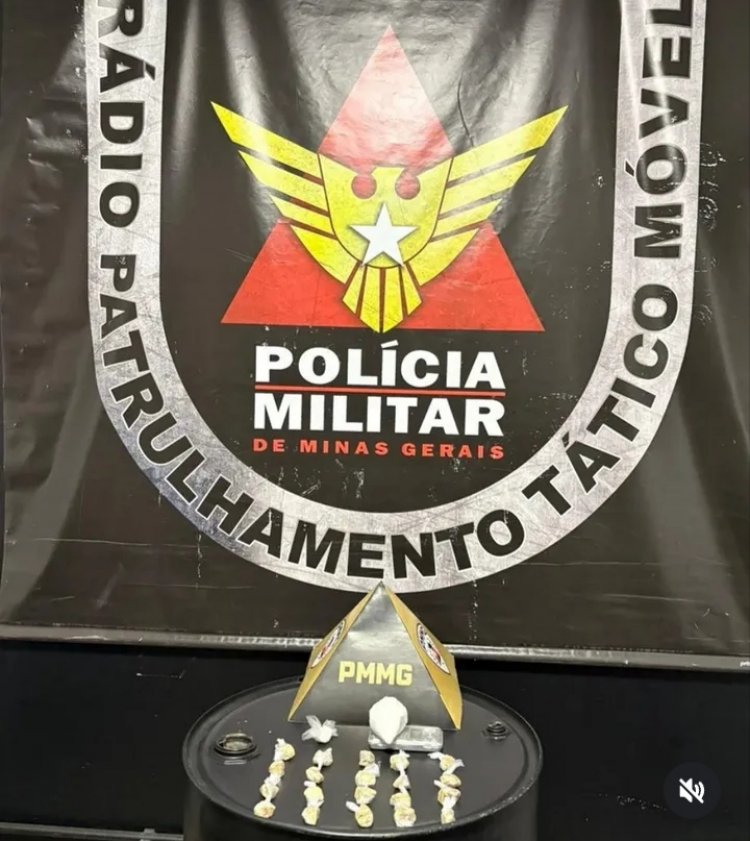 Militares do Tático Móvel desarticulam depósito de entorpecentes em residência que já era alvo de investigações anteriores.