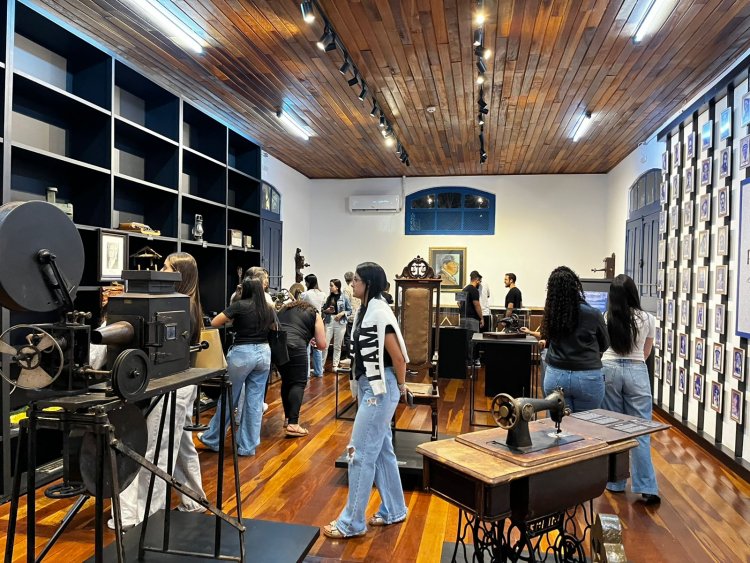 VISITA - Estudantes de Arquitetura visitam Museu Municipal
