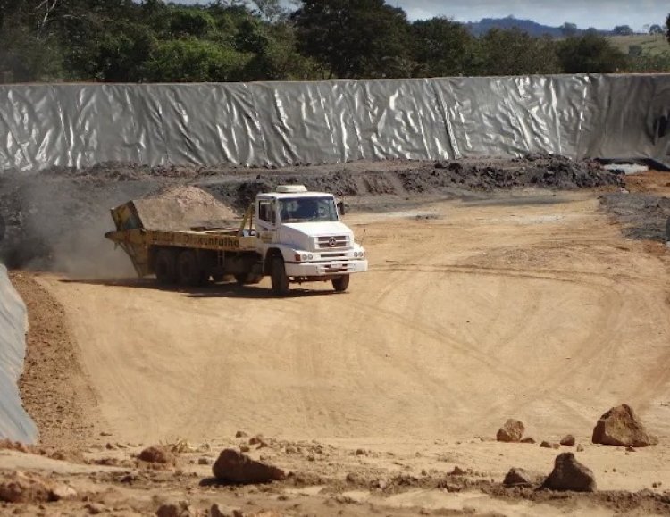 VISITA - Depósito do SINDIMEI recebe visita da FIEMG