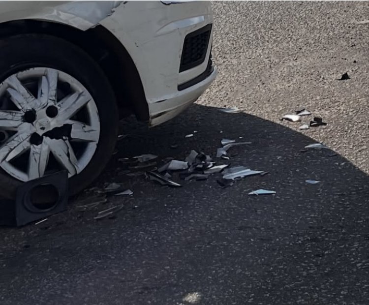 Colisão entre dois veículos na Avenida Jove Soares na manhã desta quarta-feira
