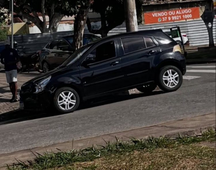 Colisão entre dois veículos na Avenida Jove Soares na manhã desta quarta-feira