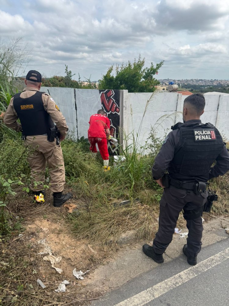 ESPAÇO SEGURO - Pichações com alusão ao crime são apagadas