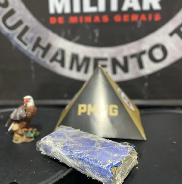 Polícia Militar apreende barra de maconha após denúncia anônima no Morro do Engenho