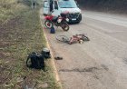 ACIDENTE II - Moto bate em bicicleta no acostamento