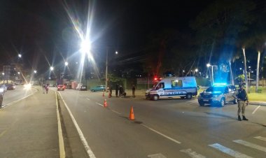 PREVENÇÃO - PM realiza operação na Praça do Zé Flávio