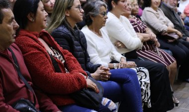 LANÇAMENTO - Psicóloga apresenta  livro sobre tabagismo