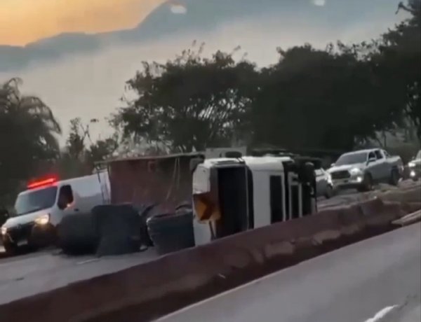 Acidente deixa um morto e interdita rodovia no feriado de Corpus Christi