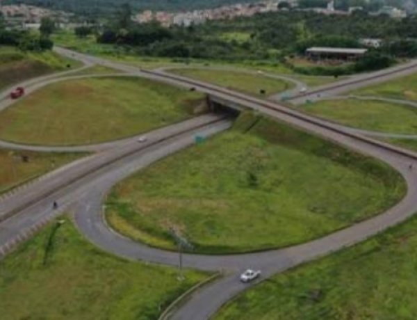 Prefeitura inicia obras para reinstalação da iluminação pública no Trevo da Silva Jardim, na MG-050