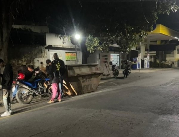 Acidente com mototáxi na Av. Dorinato Lima deixa passageira ferida