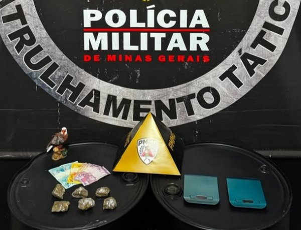 Jovem de 23 anos é preso com drogas e balanças de precisão no Morada Nova