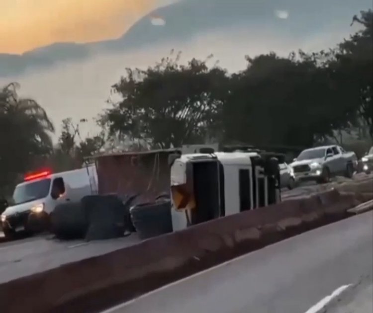 Acidente deixa um morto e interdita rodovia no feriado de Corpus Christi