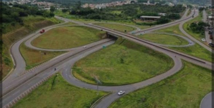Prefeitura inicia obras para reinstalação da iluminação pública no Trevo da Silva Jardim, na MG-050
