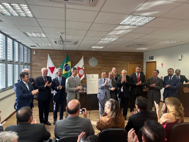 INAUGURADO - Justiça tem “casa nova”