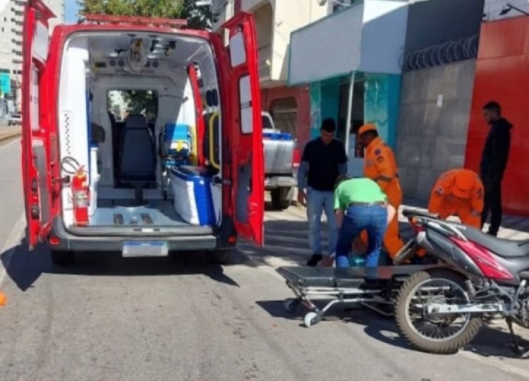 Acidente na Jove Soares deixa motociclista ferido no Centro de Itaúna