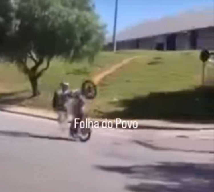 Manobra arriscada termina em queda de motociclista no Morada Nova