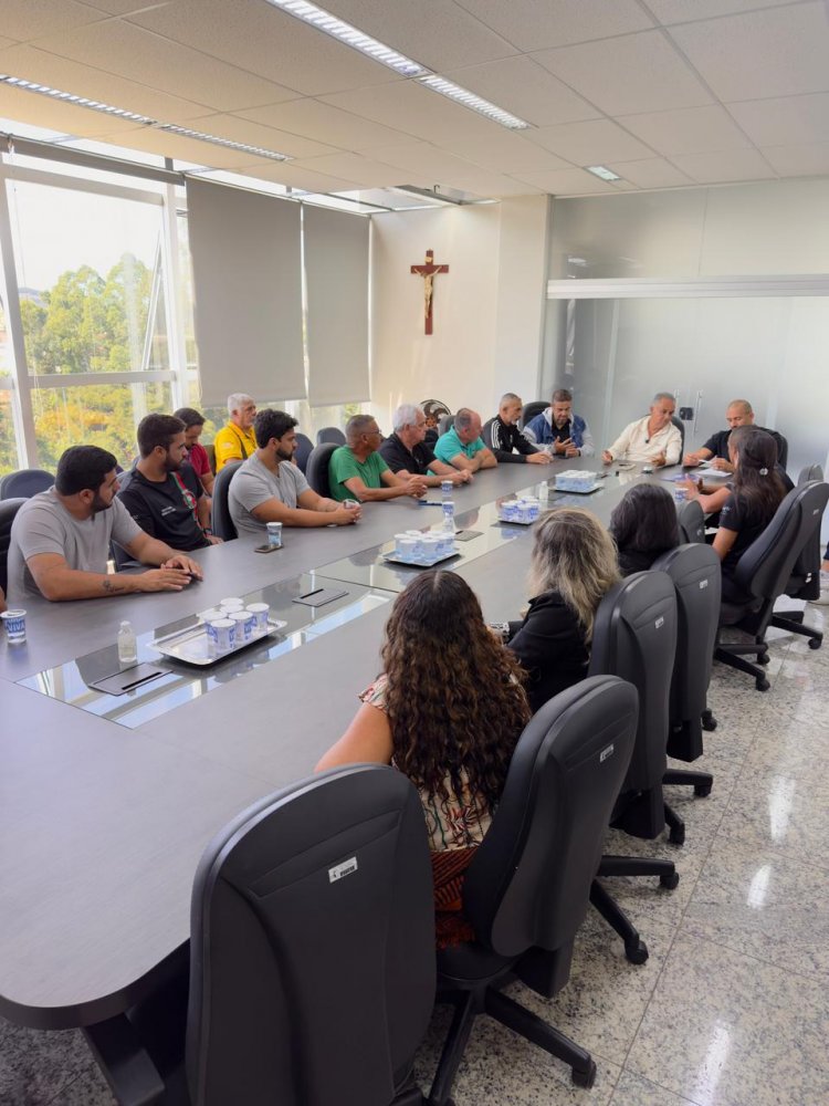 EM OBRAS - Prefeito autoriza início  de reforma do “Zé Flávio”